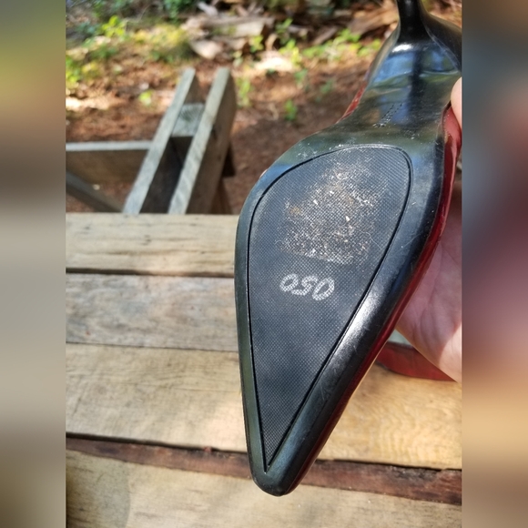 Size 9.5 High Heel Pumps Shoes Liz Claiborne Red Eelskin Pointed toe ladies - Picture 11 of 12